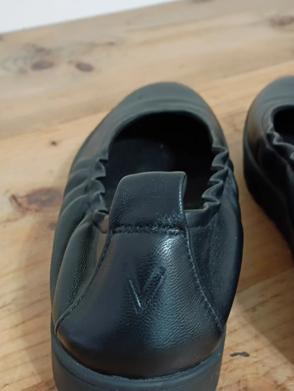 Vionic Black Uptown Ballet Women's Slip-On Shoes Size 6
